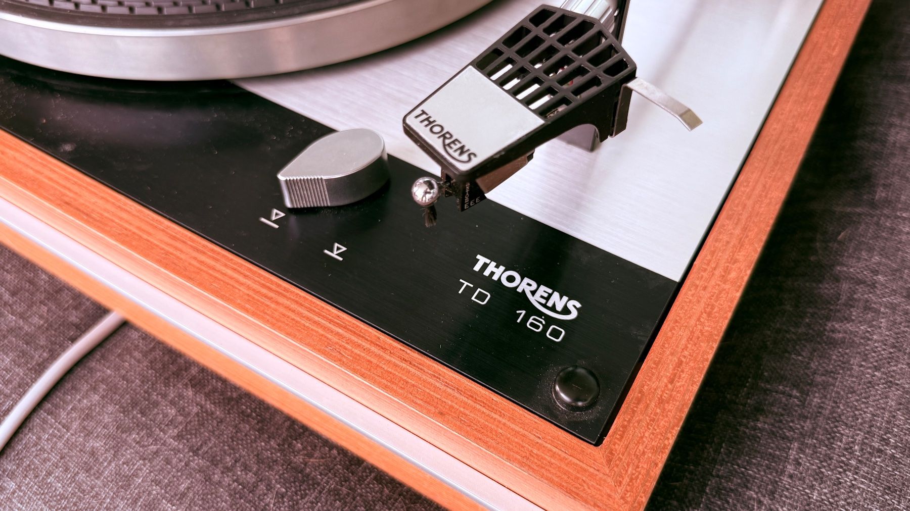 Thorens Giradischi: Thorens TD 160 Plattenspieler – Usato da Zürich venduto da Nemo12 2