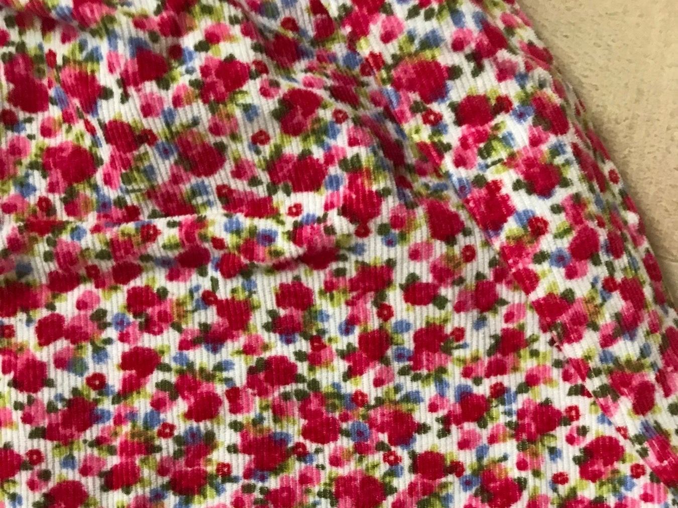 Vestiti & Gonne: Cordröckli mit feinen Blumen – Usato da Rüfenach AG venduto da merlyn07 1