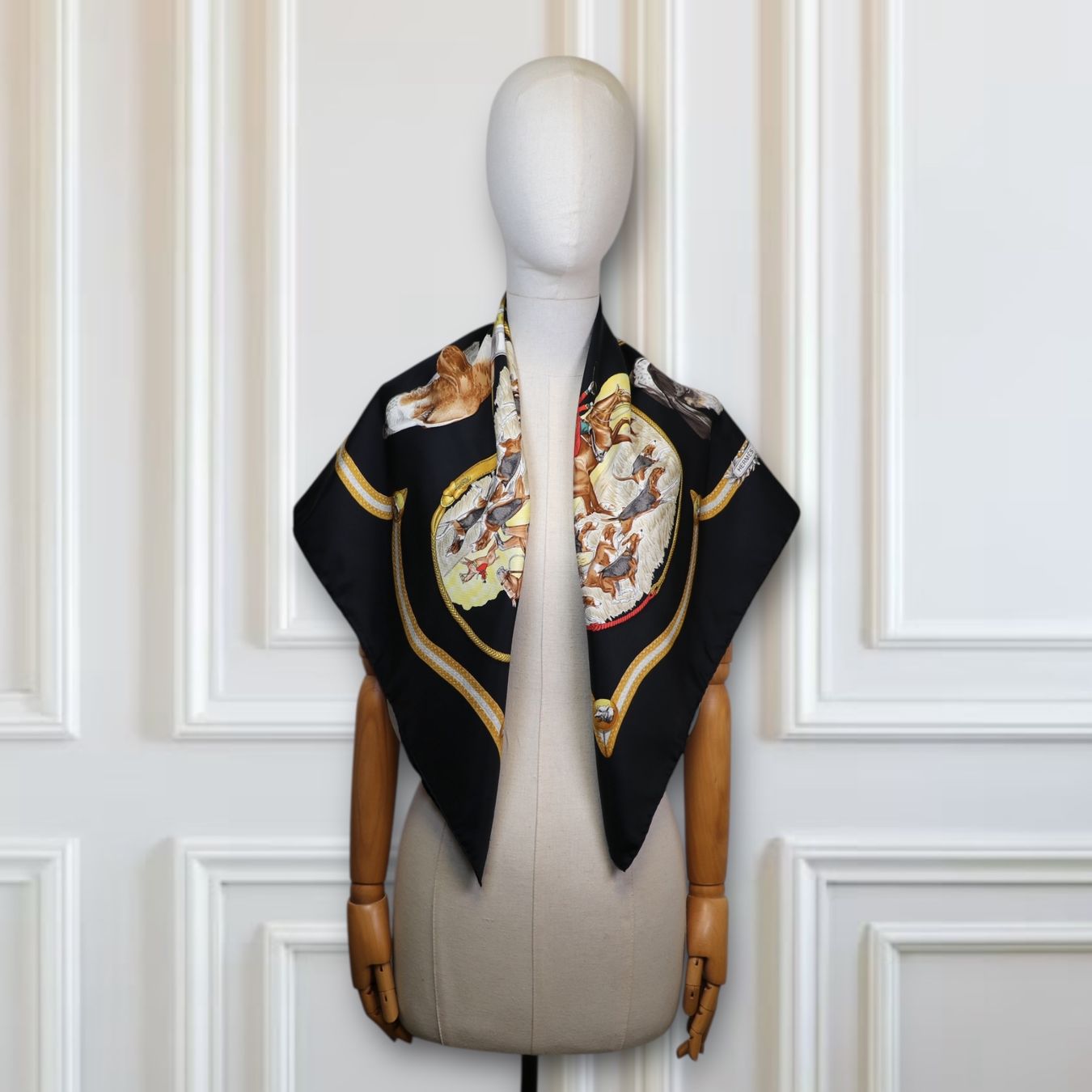 Hermès Foulard & Sciarpe: Hermès Carré "Laisser courre" schwarz – Usato da Binningen venduto da Designerlabels 1