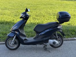 Piaggio Fly 125