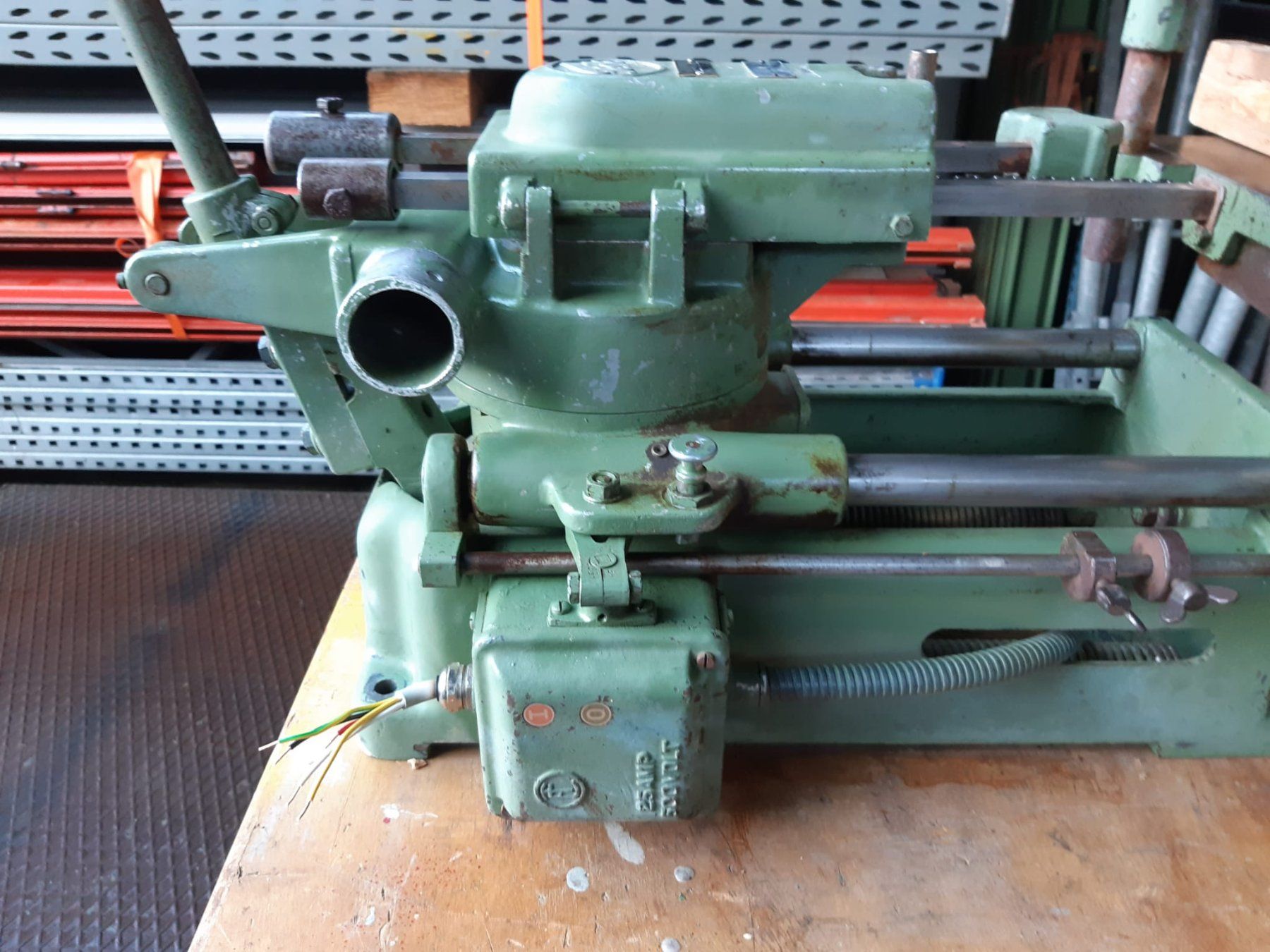 Festo Tutte le macchine: Wandkettenstemmer Festo, 380 V – Usato da Ulisbach venduto da MSH01 1