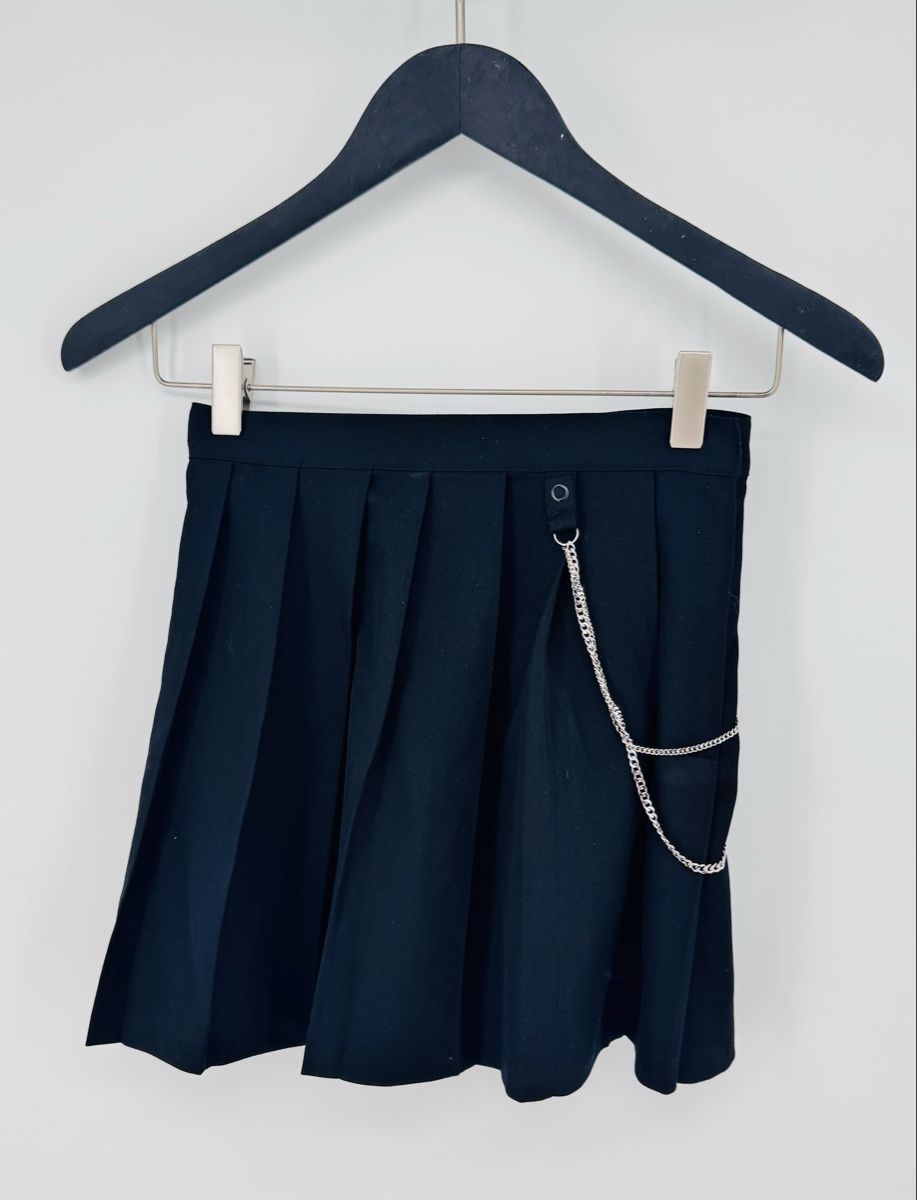 H&M Vestiti & Gonne: # GIRL - Rock Gr. 134 - H&M # – Usato da Bolligen venduto da secondhand-with-love