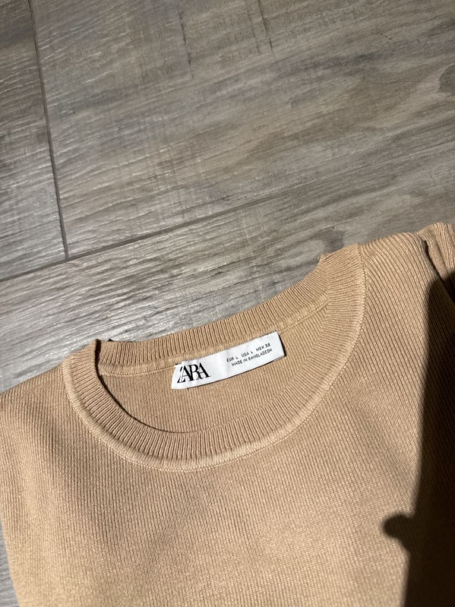 Zara Tops: Haut à manches longues  – D'occasion à Tramelan par mar_xrj7