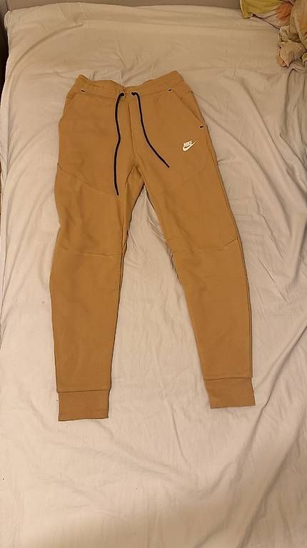 Hosen: Jogginghose  – Gebraucht aus Thalwil von ary_y9p2