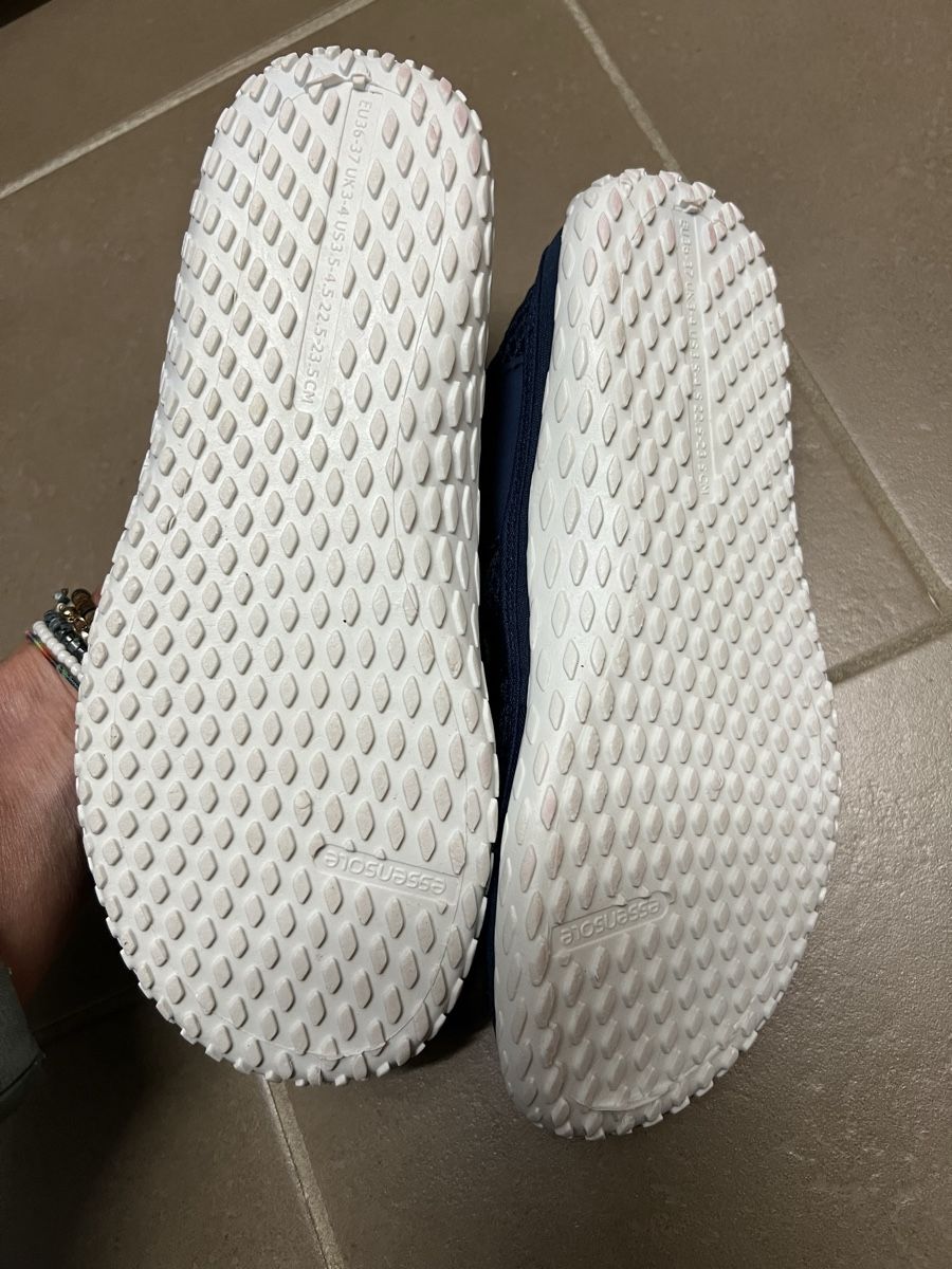 Decathlon Scarpe per ragazzi: Wasserschuhe Gr. 36-37 – Nuovo (secondo la descrizione) da Holderbank AG venduto da bg79 2