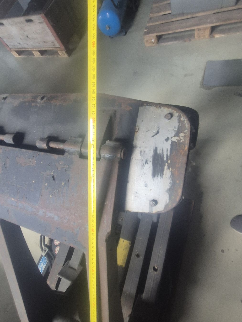 Pinze: Hydraulischer Gabelwender Palettengreifer für Stapler – Usato da Röthenbach i. E. venduto da 3538ScaniaR420 5