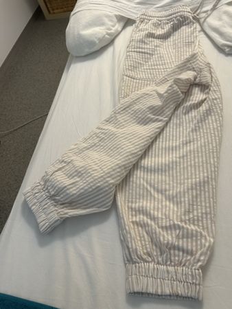 Hose Streifenmuster Beige/Weiss Grösse M neuwertig