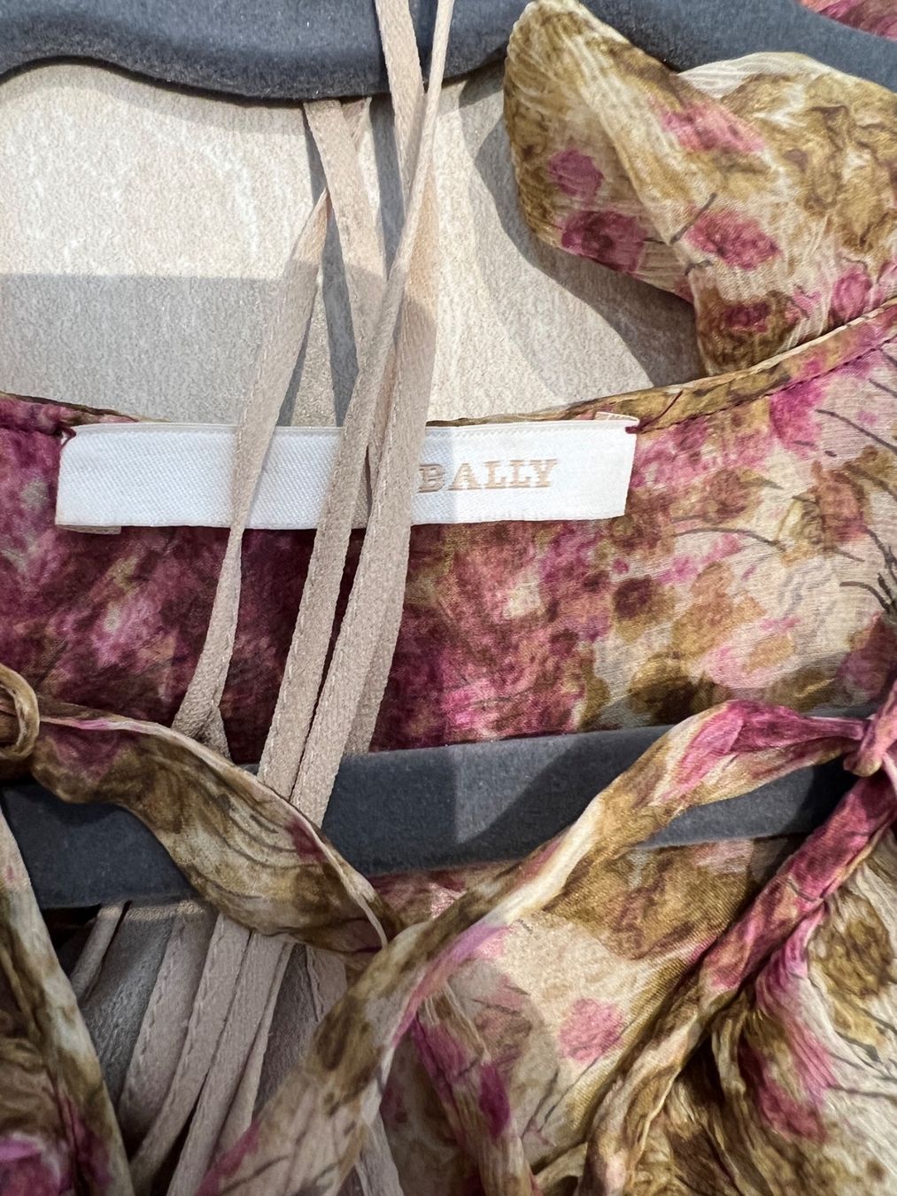 Bally Vestiti: Bally 100% silk Kleider, gr 36 – Nuovo (secondo la descrizione) da Kaufdorf venduto da Ostrich 6