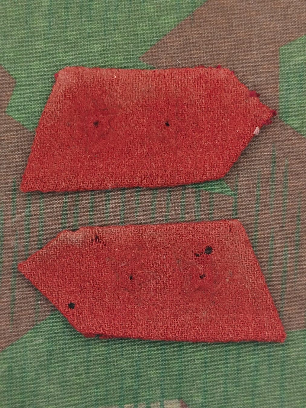Schweizer Armee Placchette & Badge: Kragenpatten Ord. 1940 – Usato da Bauma venduto da SwissMilitaria
