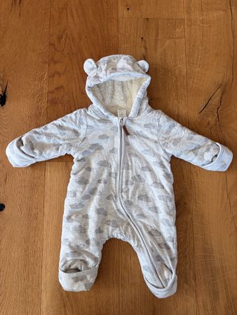 2 Baby Overalls mit Kapuze Grösse 50 und 56