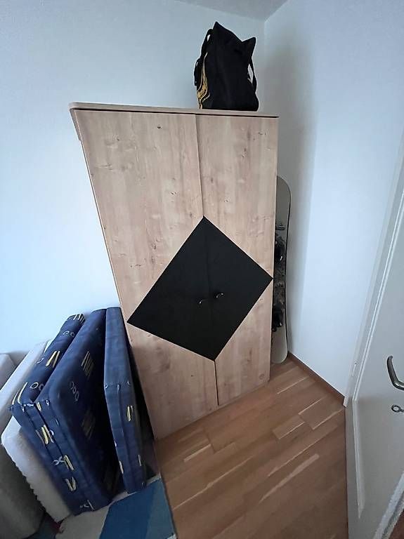 Armadi: Schrank – Usato da Zürich venduto da nic_vq86