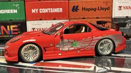 Fast & Furious Mazda RX-7 1:24 Modellauto Sammlerstück Rot 4
