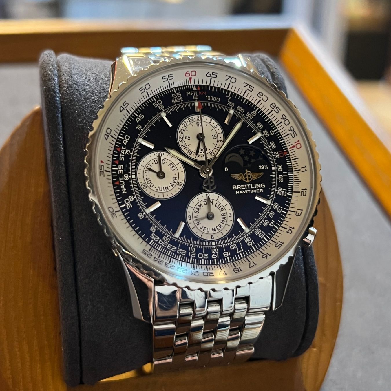 Breitling Montres: Breitling Navitimer Olympus Chronograph Moonphase A19340 – D'occasion à Carouge GE par Watchaser 1