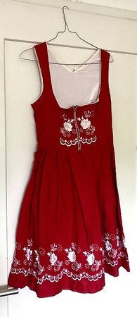 Dirndl Grösse 34