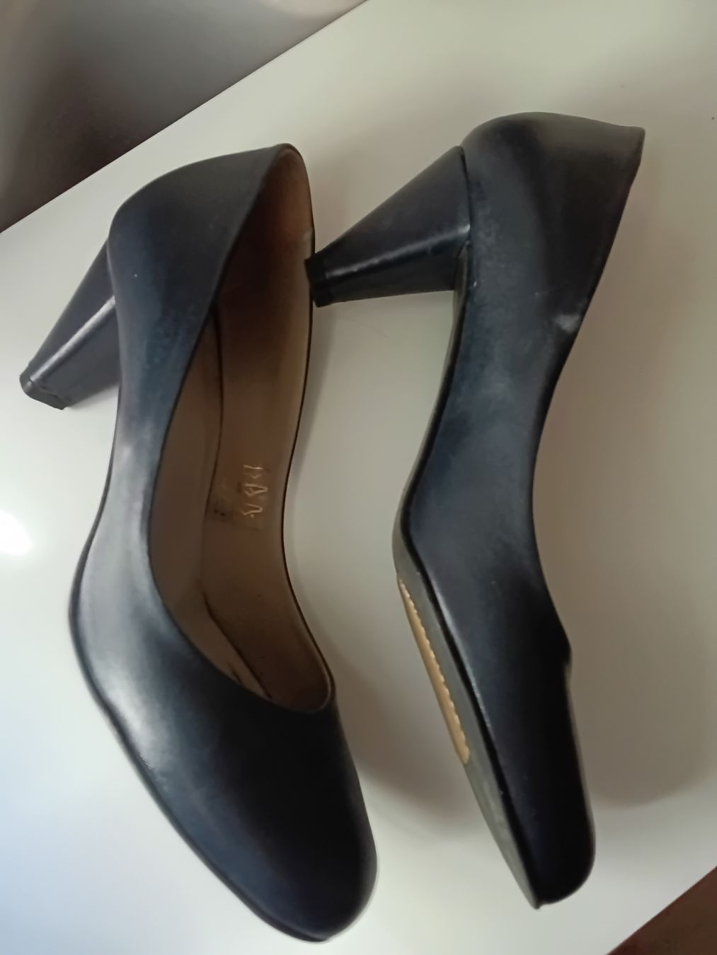 Navyboot Scarpe da donna: NAVYBOOT dark blue leather heels size 38 used condition – Usato da Immensee venduto da vgitter 5