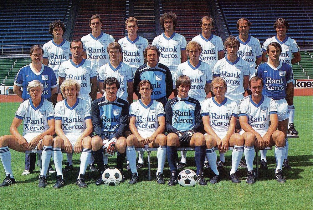 FC ZÜRICH FCZ MANNSCHAFTSKARTE 19831984 Kaufen auf Ricardo