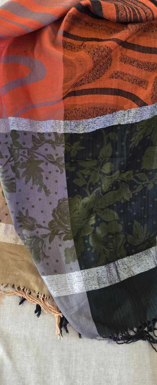 Foulard & Sciarpe: Farbenfroher Loop Schal/Tuch mit Fransen, Herbst/Winter – Nuovo (secondo la descrizione) da Zollikofen venduto da Tamyru77
