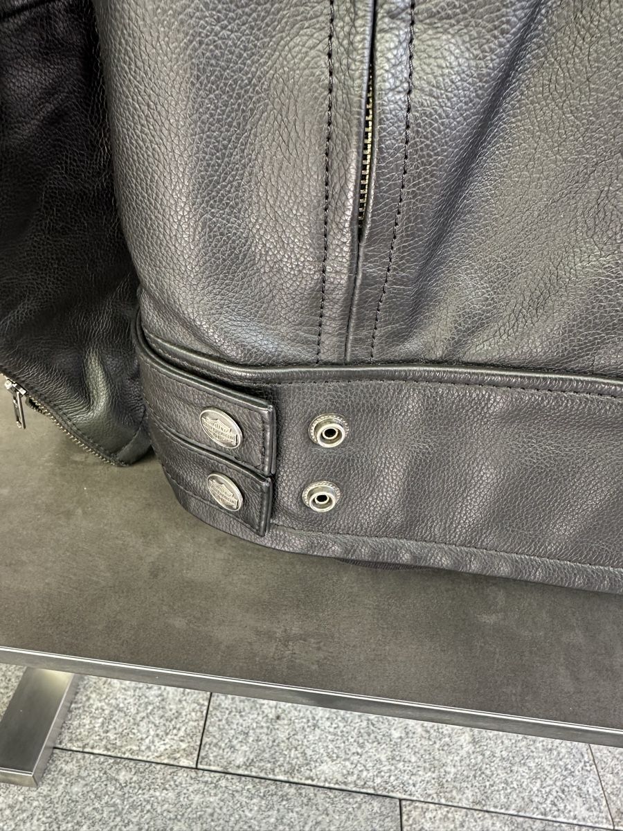 Harley-Davidson Giacche: Harley- Davidson Lederjacke – Nuovo (secondo la descrizione) da Gundetswil venduto da petriheilremimartin 5