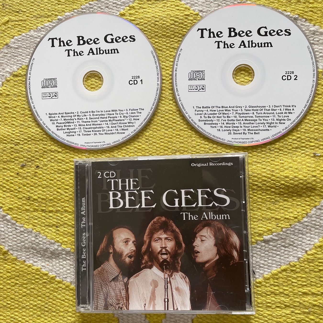 CDs: THE BEE GEES-2CD THE ALBUM – Gebraucht aus Rorschacherberg von