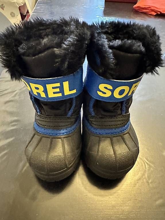 Chaussures garçon: Gr.22 SOREL winterschuh, kinderschuh  – D'occasion à Kilchberg ZH par lolena 1