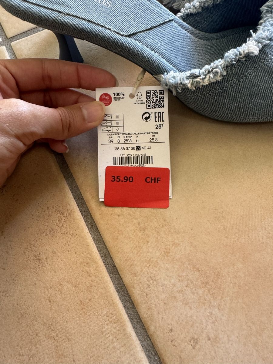 Damenschuhe: kitten heels en jeans  – Neu und originalverpackt aus Lonay von nei_79jc 2