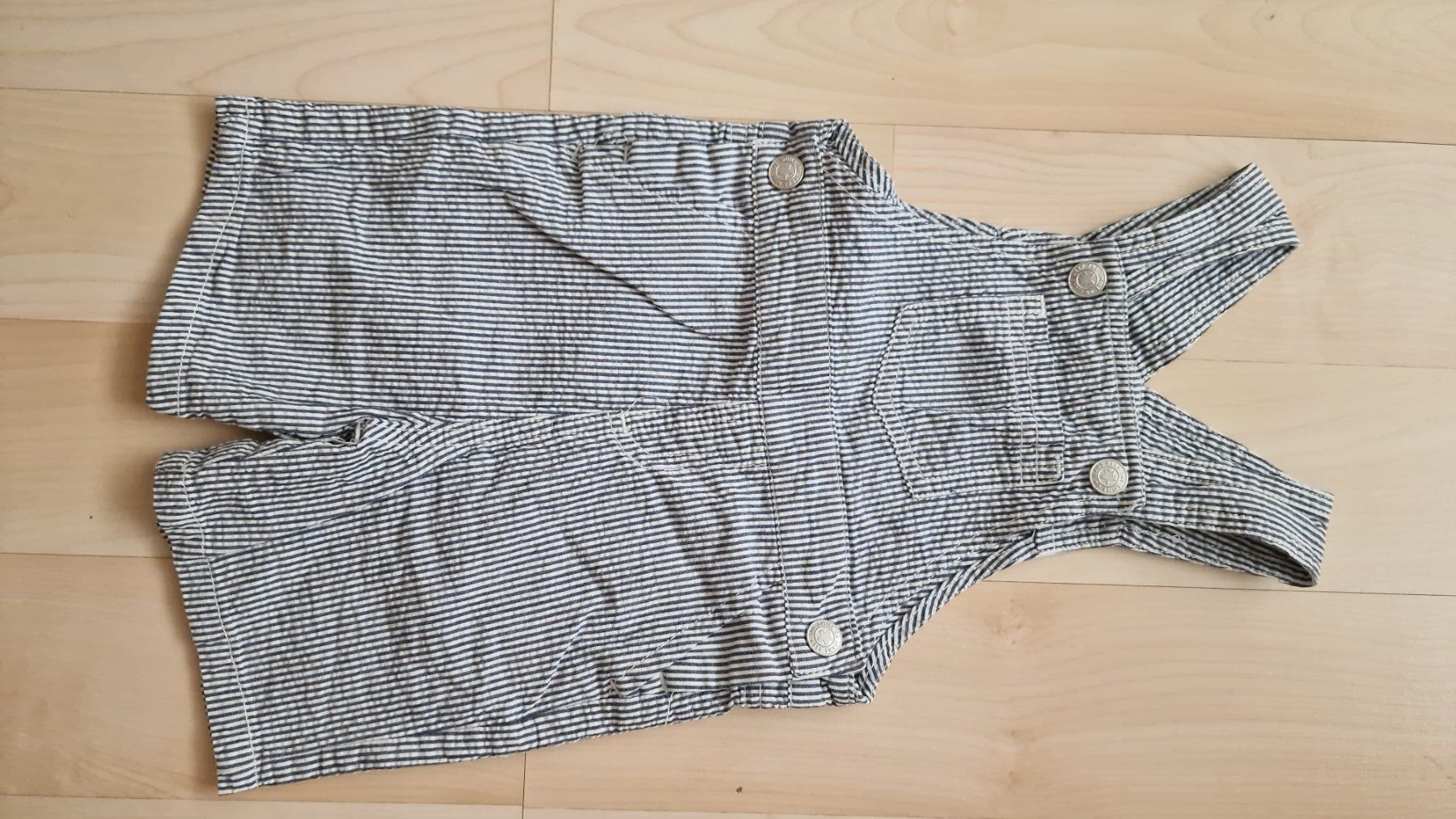 Pantaloni: Kurze Latzhose smile gr74 – Usato da Winterthur venduto da Mmondeo