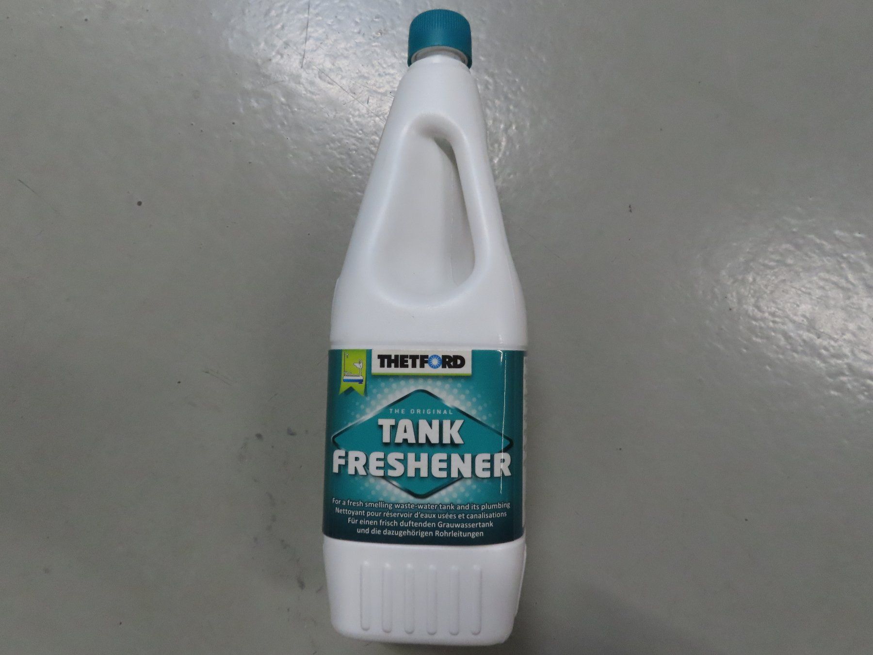 Spray per ambienti: Tank Erfrischer 1.5 Liter – Usato da Alpnach-Dorf venduto da Hess-Automobile