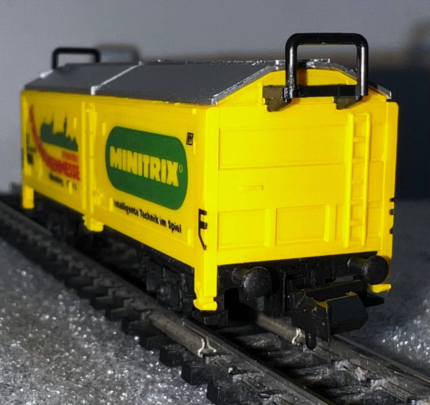 Trix Modellini di ferrovie: Minitrix . 13530, Güterwagen - Spielwarenmesse Nürnberg – Usato da Basel venduto da jonnyhaas 4