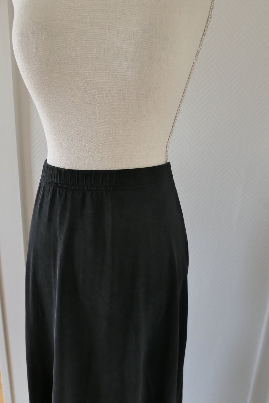 Samsøe Samsøe Gonne: Samsoe Samsoe: jupe longue noire (taille XL) – Usato da Geneve venduto da Seven-Peaks-Seconds 2