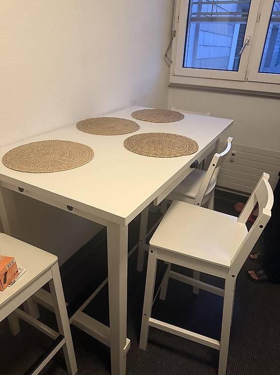 Set de table et chaises: Esstisch mit 4 Stühlen – D'occasion à Kriens par gab_zn27 1