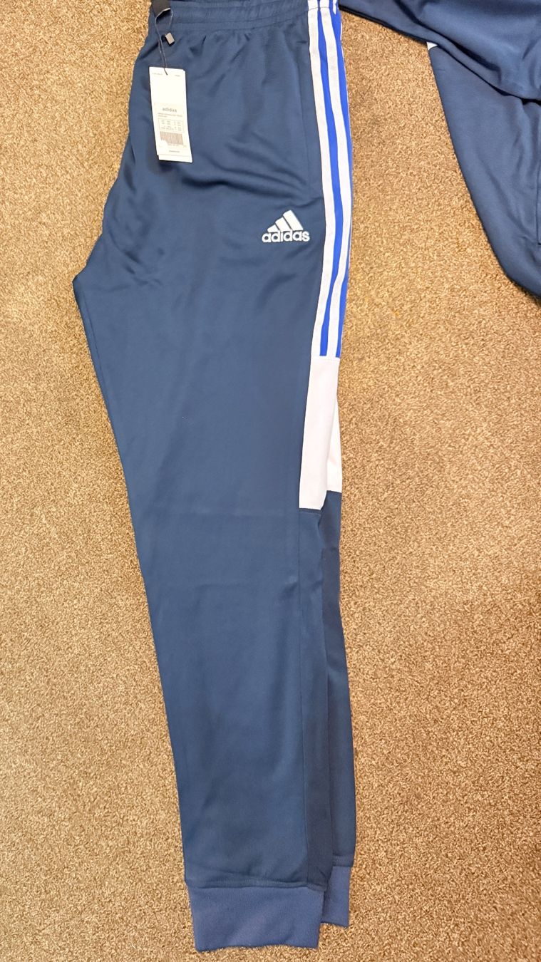 Adidas Tute: Neue Adidas Trainingsanzug / Tracksuite M – Nuovo e nell'imballaggio originale da Breganzona venduto da chaftab83 1