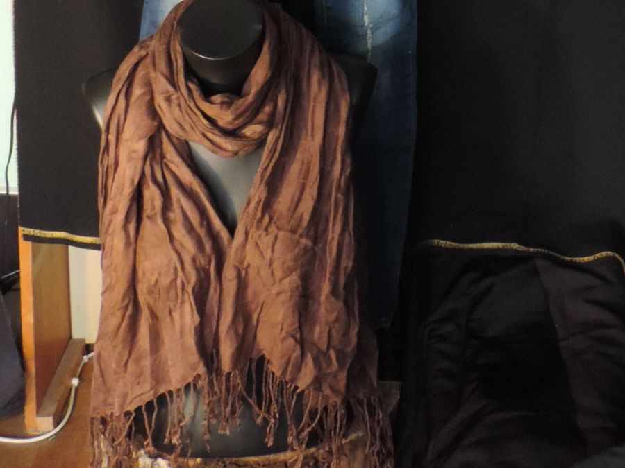 Lots de vêtements: Ensemble jeans jaquette pashmina – D'occasion à Genève par Axelle333 4