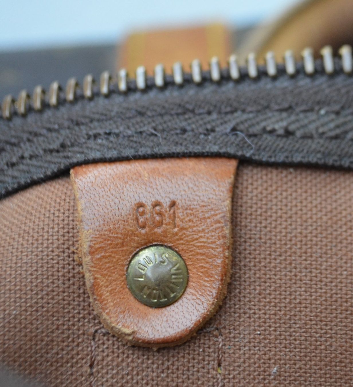Louis Vuitton Taschen: Louis Vuitton Keepall 60 Monogram – Defekt aus Collonges von Auganien 7