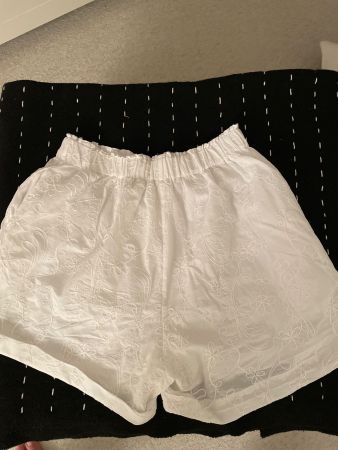 Neu* Shorts mit Stickerei M/L Drole de copine paris