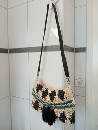 Sommerliche Korbtasche mit Quaste - Handgefertigt & Neu!