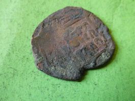 uralte arab.-islamische   Bronzemünze    2.54 g