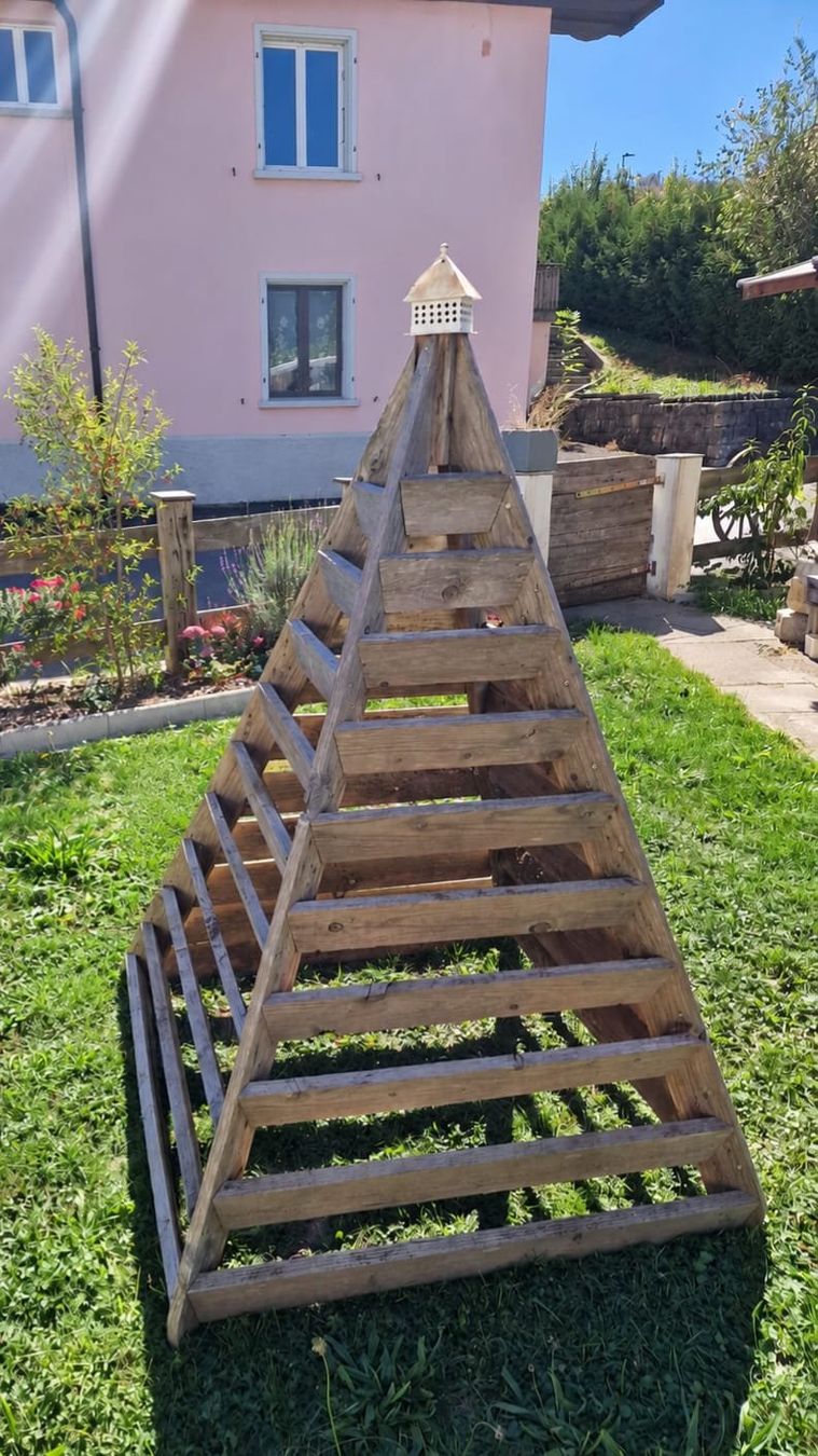 Vasi per fiori: Große Pflanzpyramide aus Holz – Usato da Corban venduto da Flagada99 4