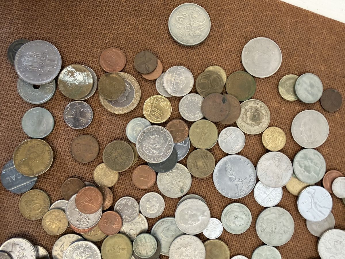 Tutti le monete: Collection de pieces de monnaie diverses  – Usato da montreux venduto da Always-Good 4