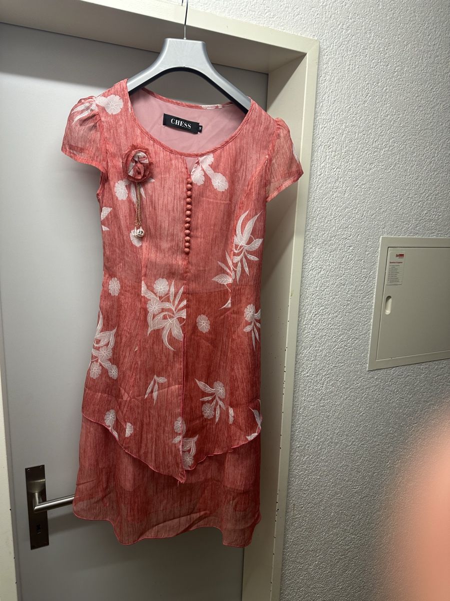 Vestiti: Robe comme neuf taille M – Nuovo (secondo la descrizione) da Biel/Bienne venduto da orange1