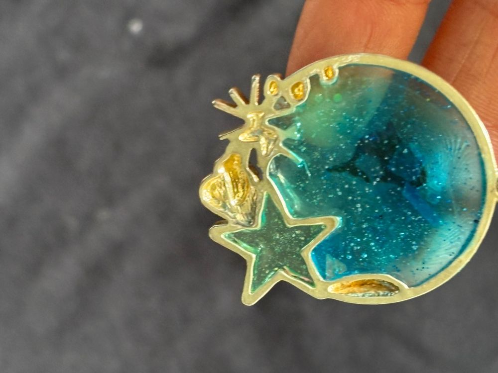 Mini Pendentif Dauphin En Pierre Véritable Sculptée - Vert - Fabrication Artisanale Française - Neuf