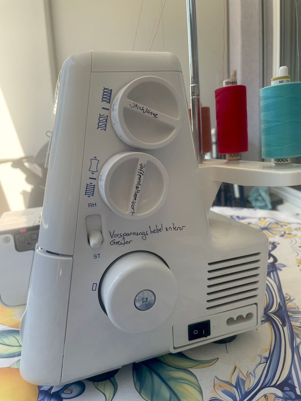 Elna Macchine da cucire: Elna Overlock 664 pro – Usato da Zürich venduto da Rugony 3