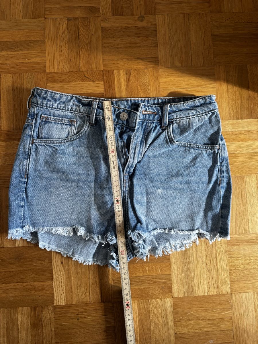 Jeans: Hot Pants Jeans – Nuovo (secondo la descrizione) da Zürich venduto da forestF4iry