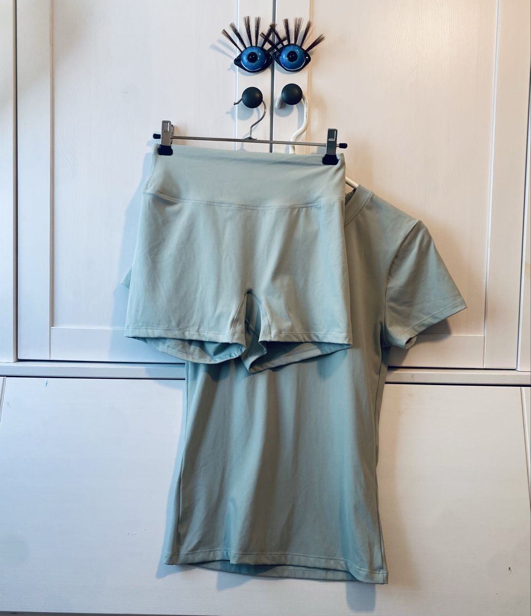 Lotti di vestiti: Sport Set – Usato da zürich venduto da venezi