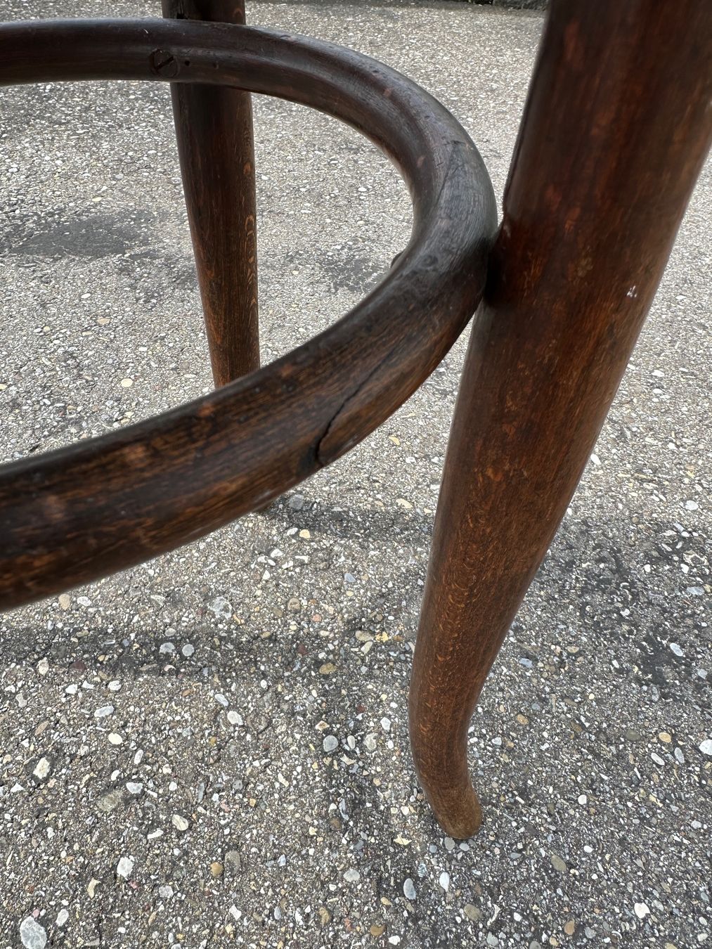 Sgabelli: alter Holz Hocker / Bugholz Hocker – Usato da Zürich venduto da frauflufelberg 4