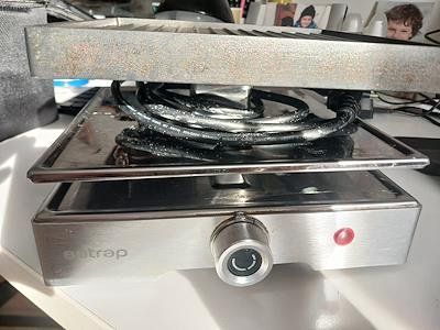 Elettrodomestici da cucina: Raclette Grill Eutrap mit Pfännchen gebrauchter Zustand – Usato da Laufenburg venduto da ELLU02