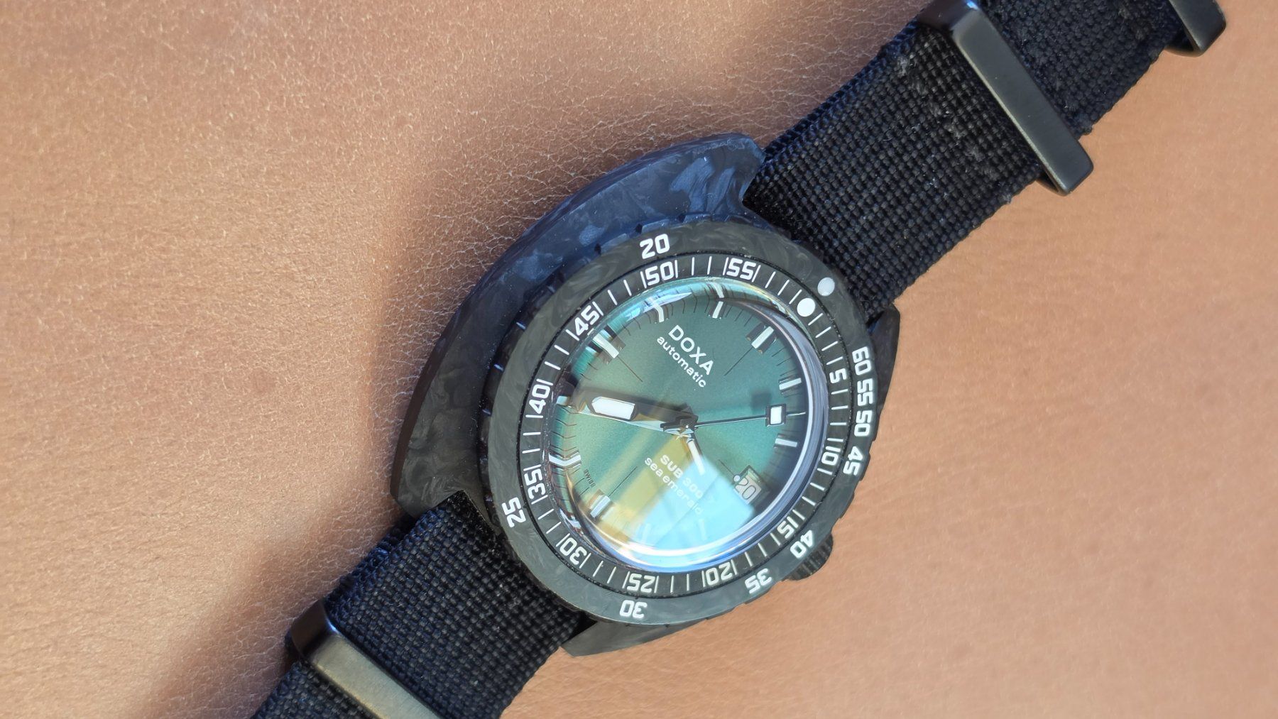 Doxa Orologi: Doxa Sub 300 carbon wie neu – Usato da Aarau Rohr venduto da Olivier5032 3