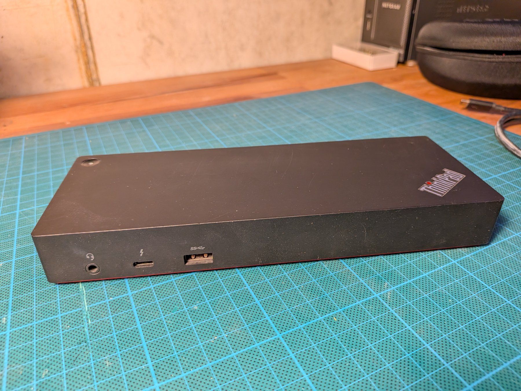 Lenovo Docking station: Lenovo ThinkPad Thunderbolt 3 Dock 40AC – D'occasion à Basel par dr_hatsumi