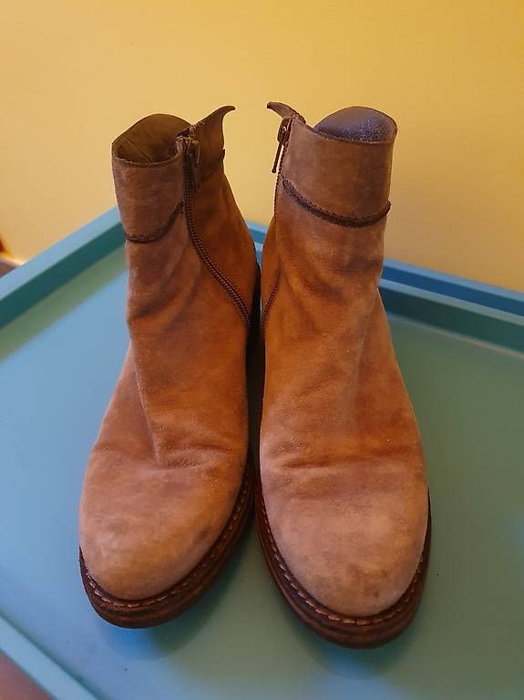 Scarpe da donna: Stivaletto – Usato da Biasca venduto da bar_qhz7