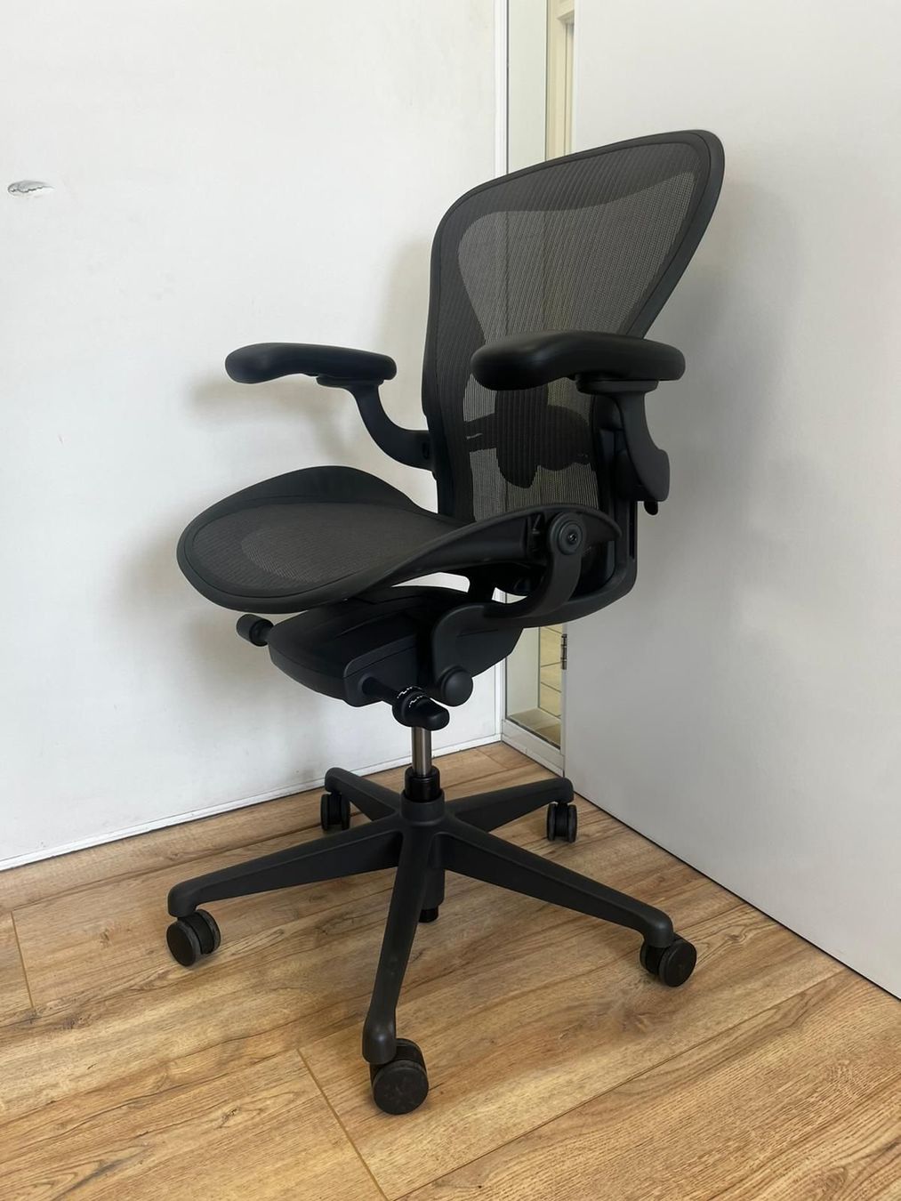 Herman Miller Sedie: Herman Miller Aeron Remastered Full Option – Usato da Purmerend venduto da Offeco 2