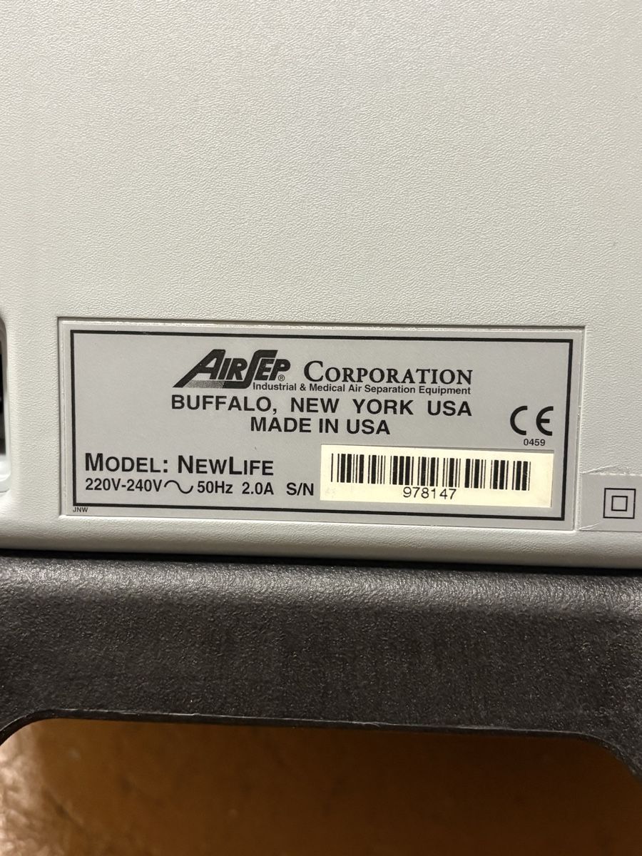 Appareils médicaux: Airsep Sauerstoffkonzentrator – D'occasion à Obermumpf par davetattoo 1